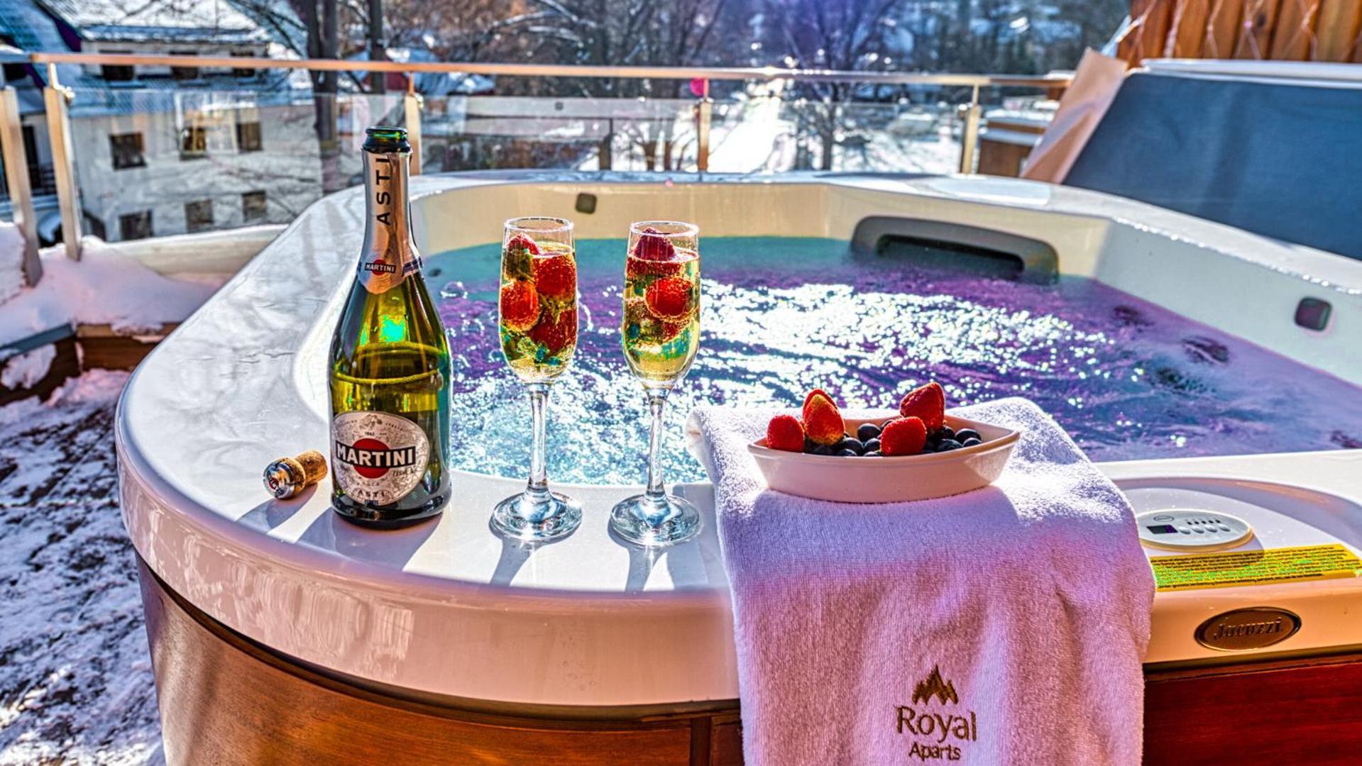 Royal Prestige Collection Z Prywatnym Jacuzzi - Stone Hill Z Basenem I Saunami Apartment *